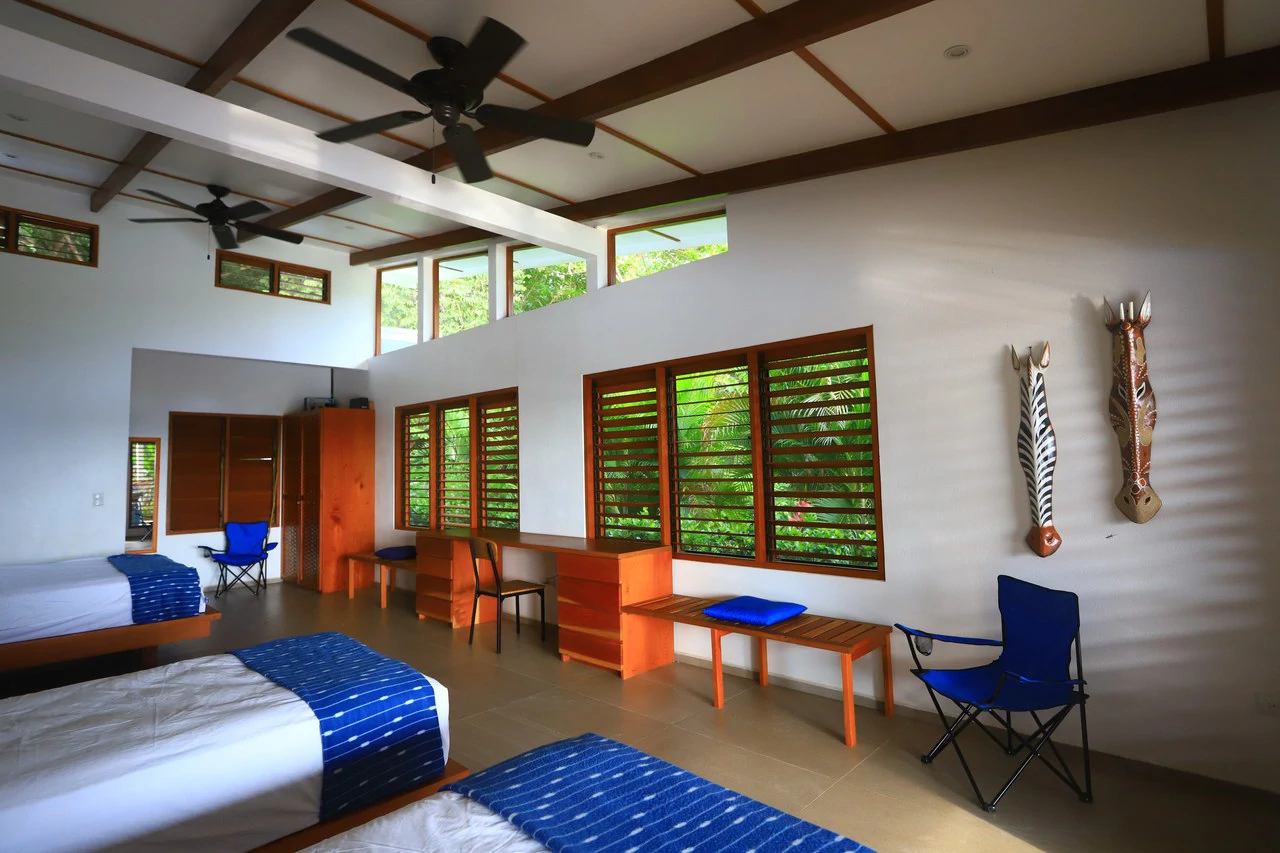 Costa de Oro Beach House: 2 Bed Home With Pool & Partial Ocean View - Gallery image 5