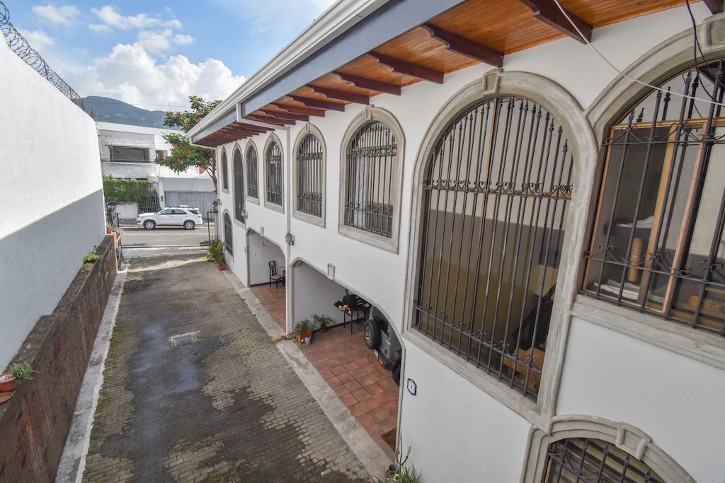 Excelente Oportunidad Propiedad con 2 casas en Trejos Montealegre: House For Sale in Trejos Montealegre - Gallery image 24