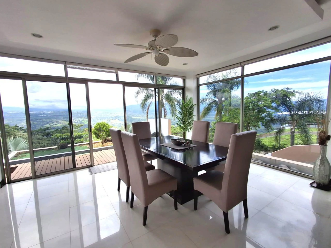 Casa Spectacular!: Entertainer's Dream Estate with Unrivaled 300° City Views! - Gallery image 9