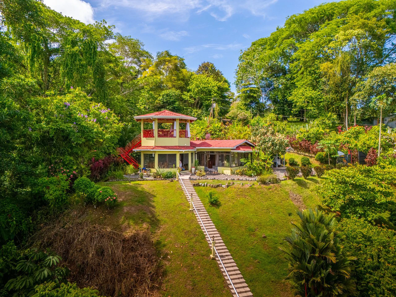 Amazing Mountain View and Ocean View House and Guest House on 4.5 Acres of land in Ojochal - Gallery image 2