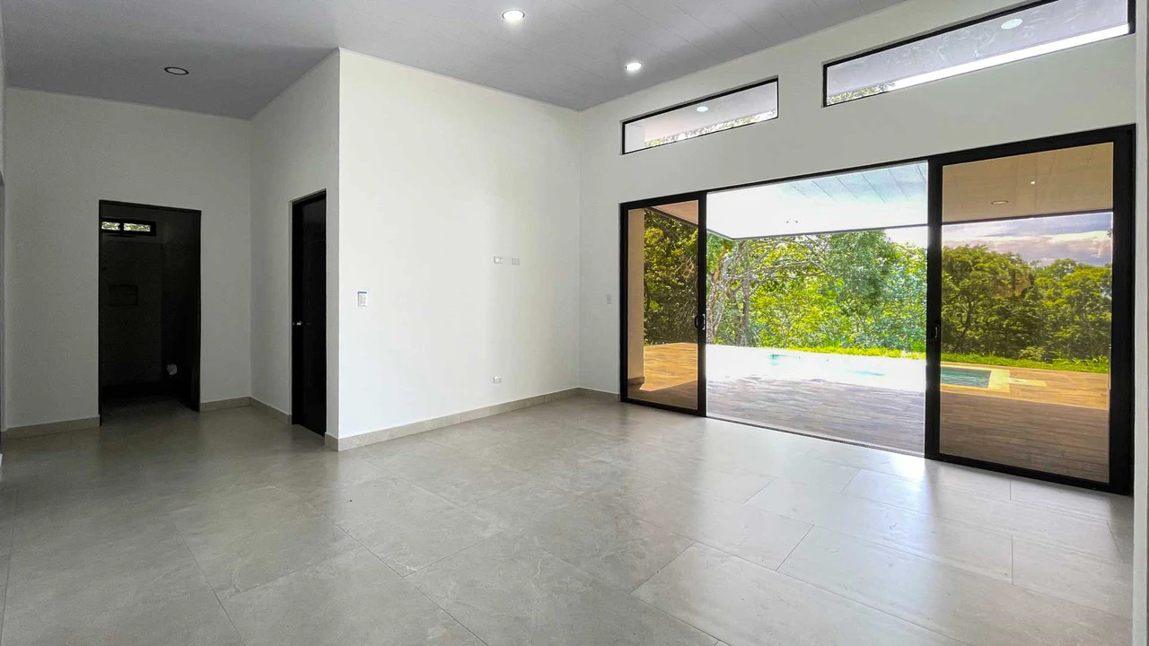 New Home for Sale in Atenas, Costa Rica with Private Pool and Tropical Surroundings - Gallery image 13
