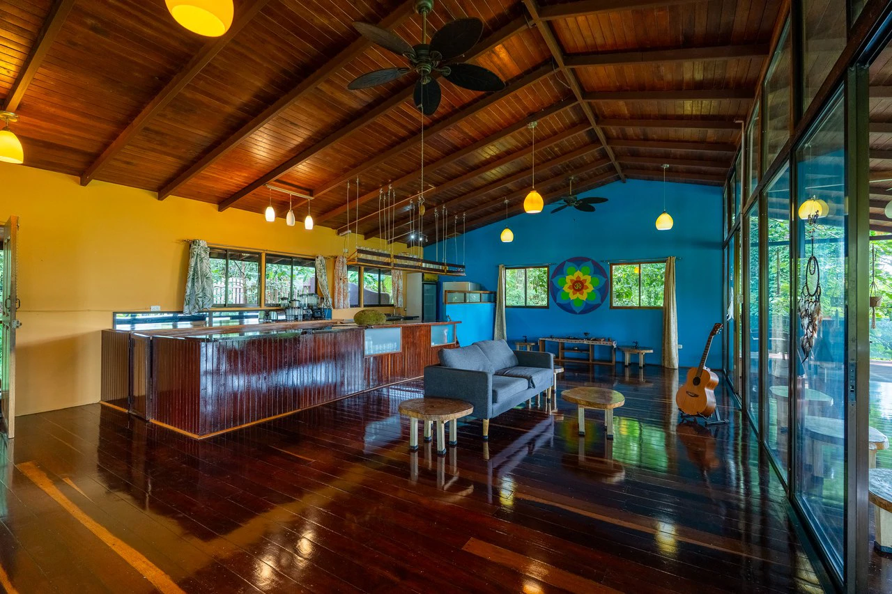 Prime 7.8 Acre Commercial Property with Restaurant for Sale in Costa Rica - Gallery image 14