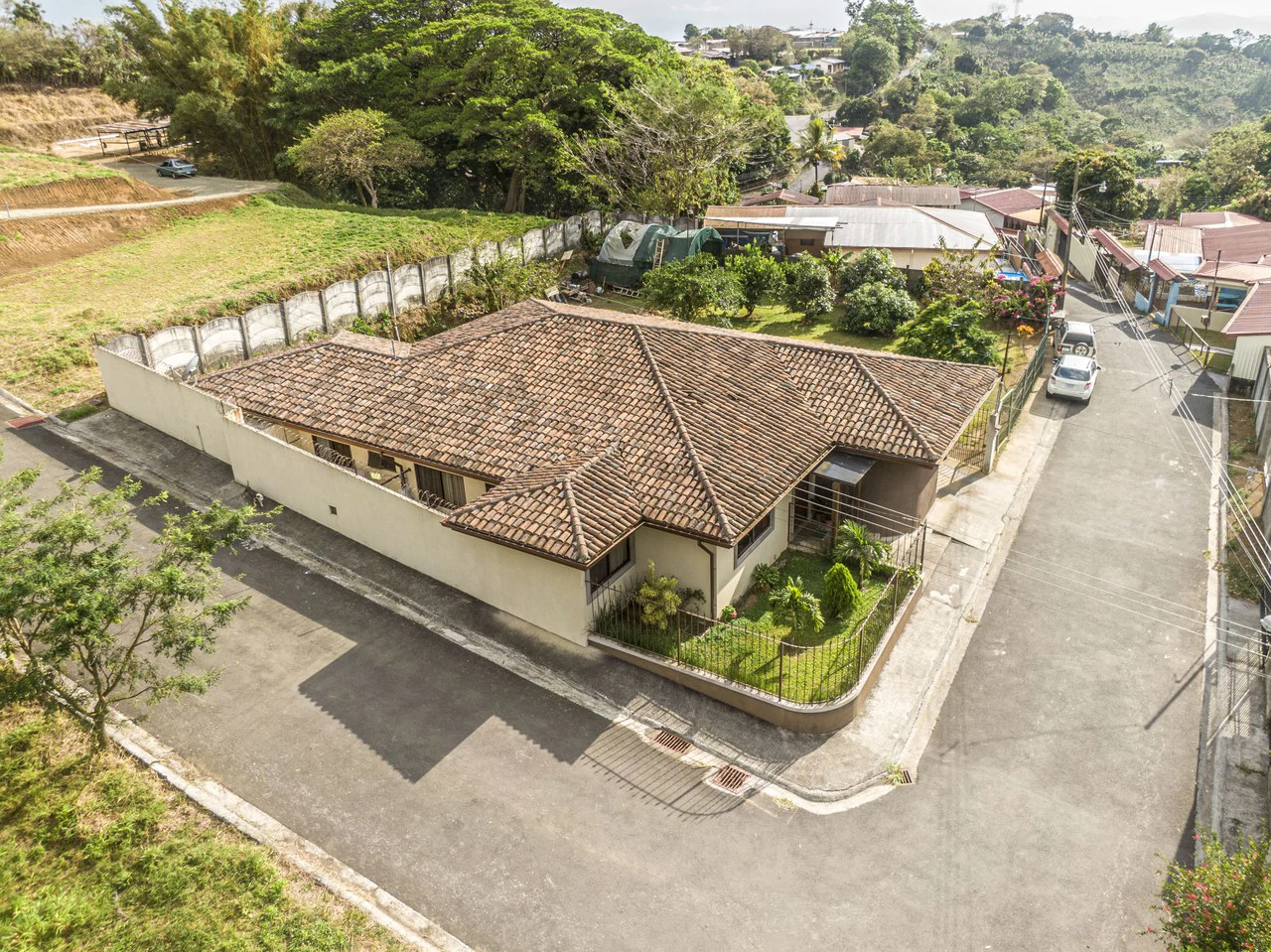 House for sale - Los Angeles, Grecia