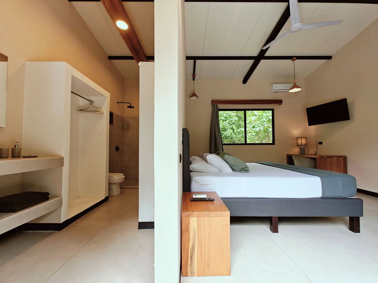 ID 751: Turn-Key Villa with Proven Income Near Cahuita National Park – Main House, Casita, and Stunning Pool on Over Half an Acre - Gallery image 10