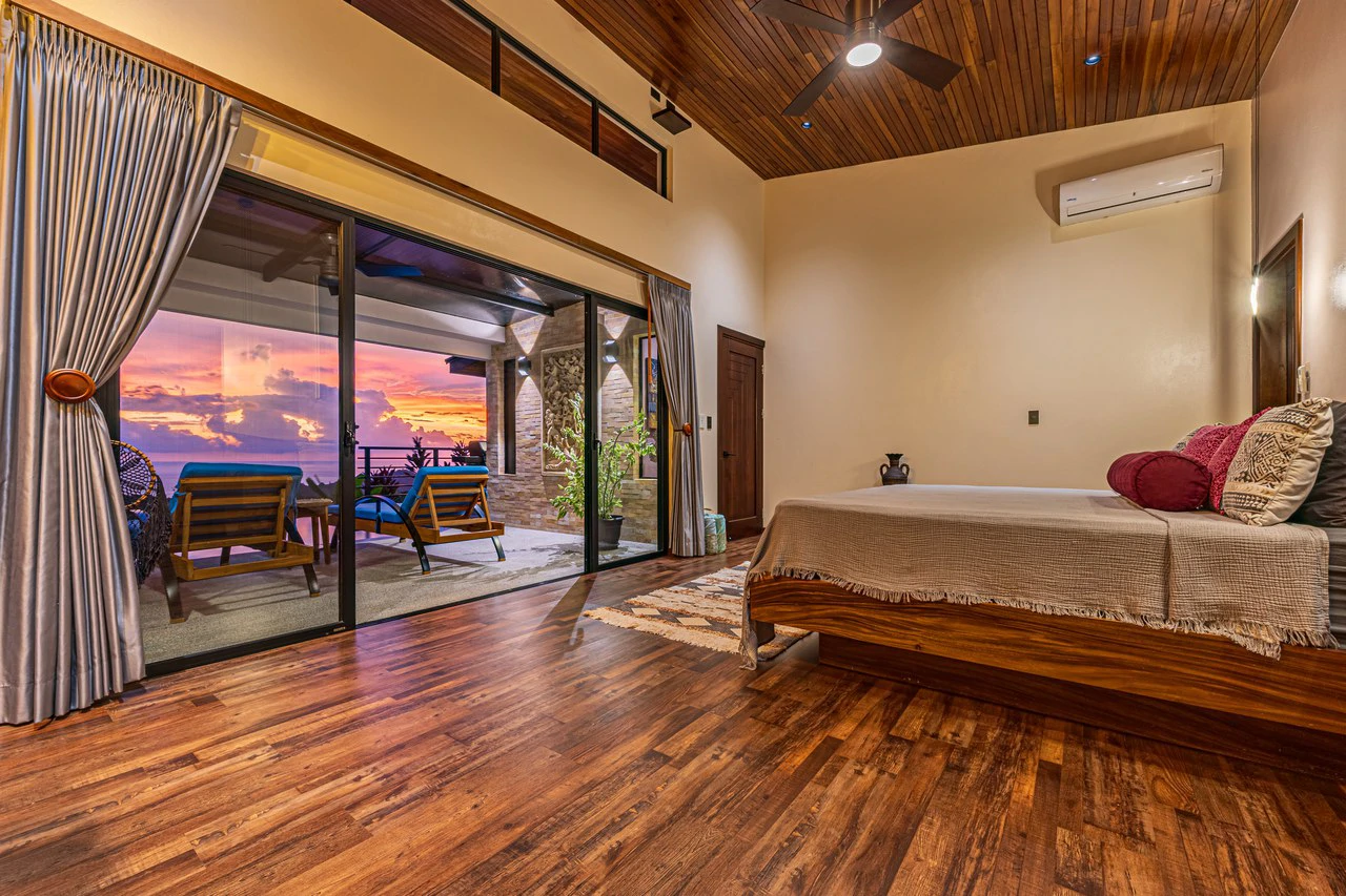 Casa Markissa: Luxury Oceanview Villa with Proven Rental Income. - Gallery image 18