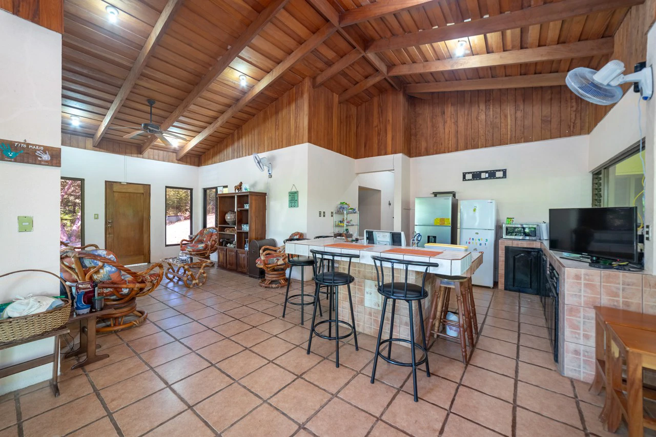 Picturesque Valley View Farm: 14 Acres, Home, Stables and More - Gallery image 6