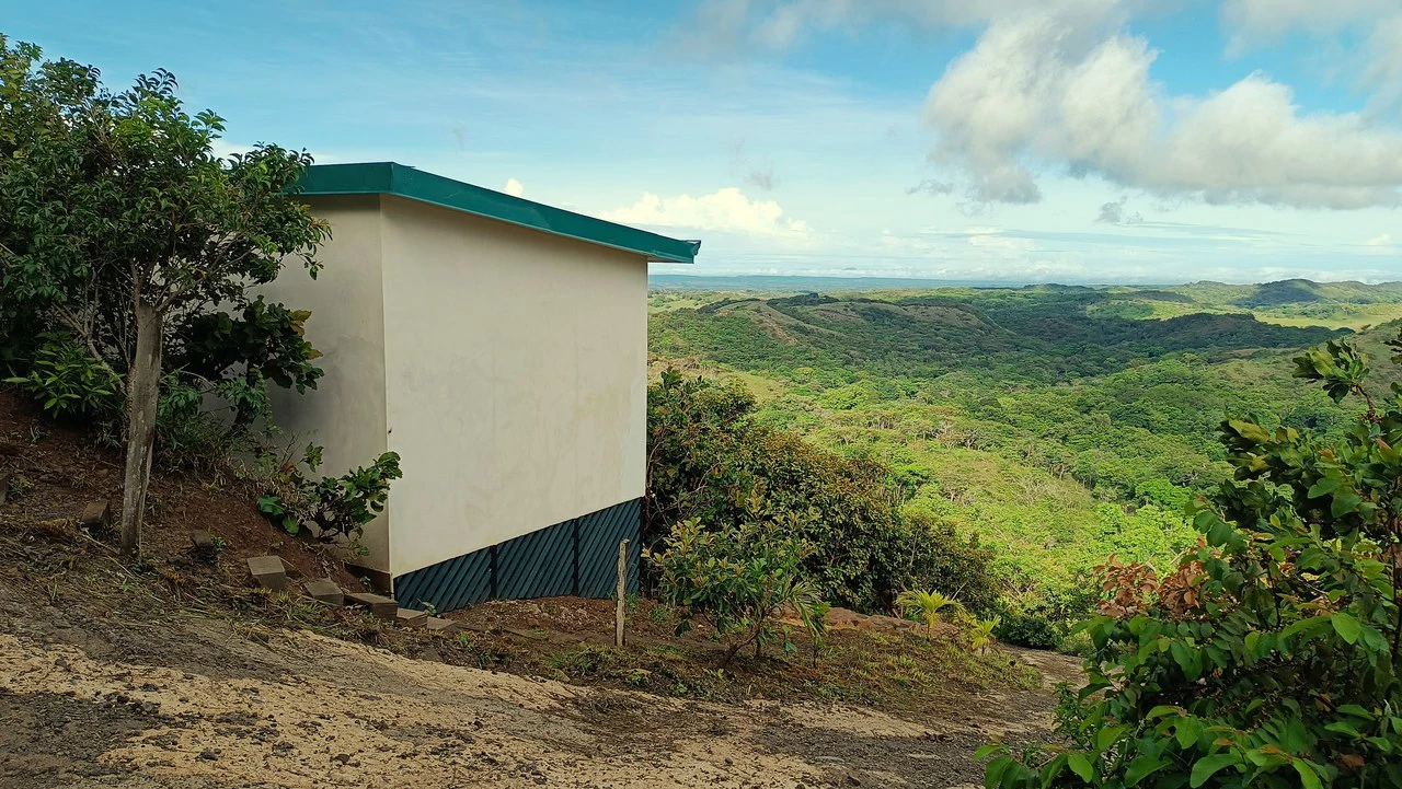 Hill top house with amazing sunset views GB0125: Peaceful Retreat with developing Potential: Property with 2 Homes and Panoramic Views in Guayabo de Bagaces - Gallery image 10