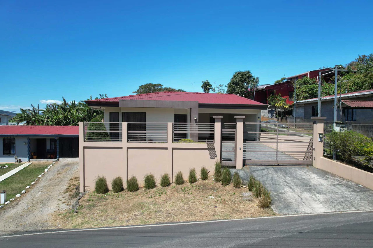 Home For Sale In San Ramón, Alajuela