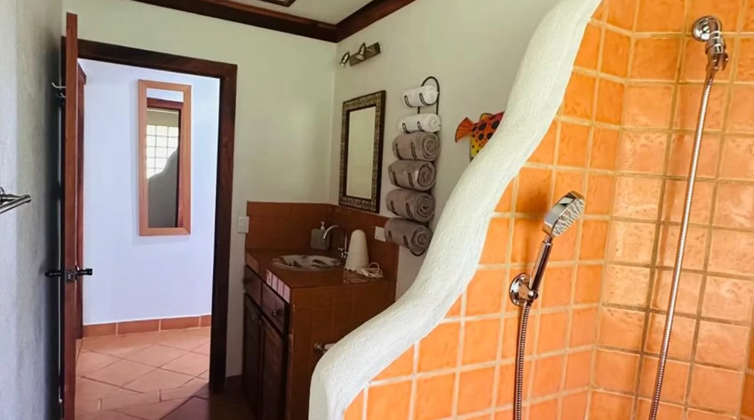 Pura Vida Costa Rica: Lake and Volcano view home, Garage and Guest Apartment - Gallery image 16