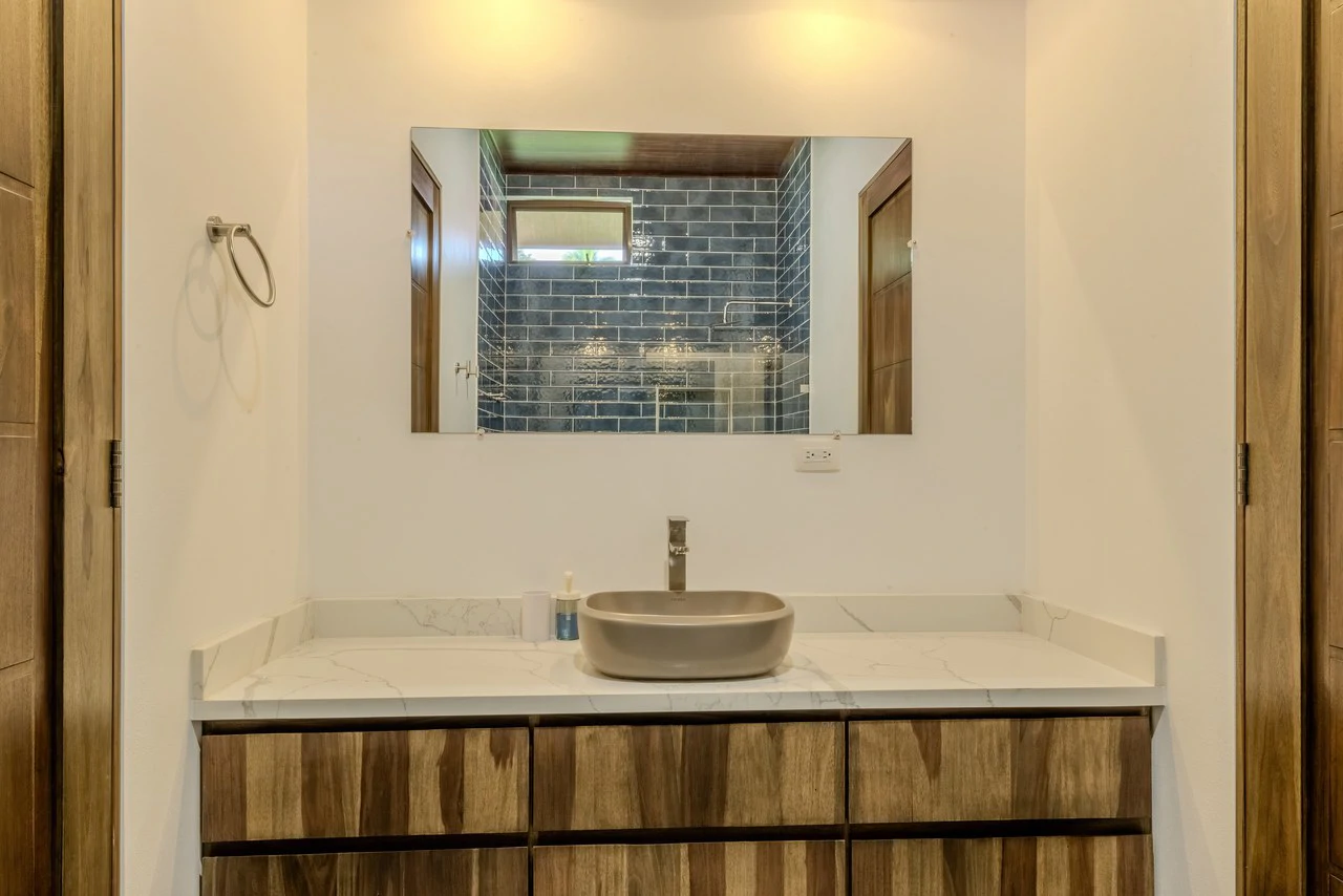 Brand New 3 Br, 2.5 Ba | Swimming Pool, High Ceilings - Gallery image 14