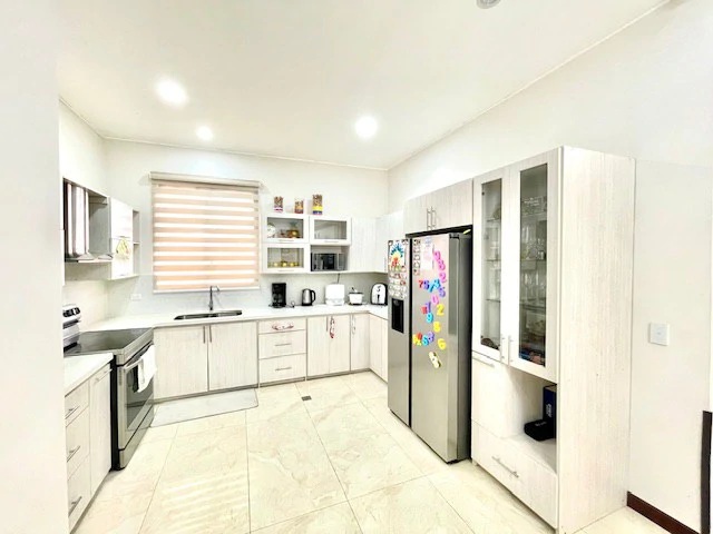 CA-005 Casa del Invernadero: Premium 3-BR / 3.5-BA Gated Estate in Grecia | Turnkey Furnished Option, Private Greenhouse, Clay Roof & River Access - Gallery image 16