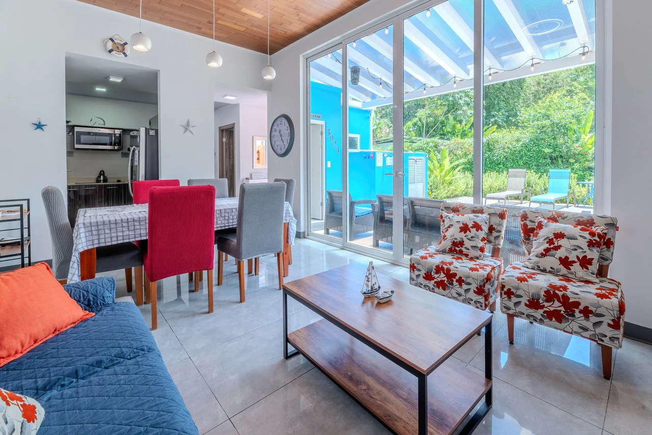 Playa Chamán Beach: Home for Sale – 3 Br, Pool, Walk to the Beach - Gallery image 17
