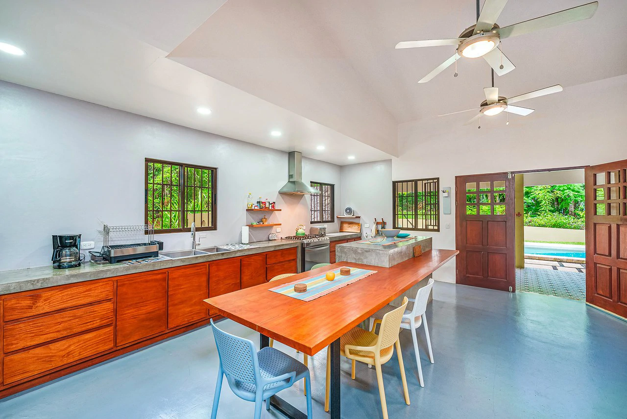 Campo de Sueños: Fresh 3BR Beach Home & Pool on 3/4 Acre - Gallery image 16