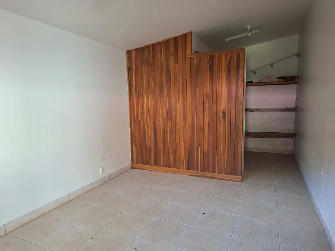 Beautiful Property,  Home/Apt. With Character and Room for More - Gallery image 11