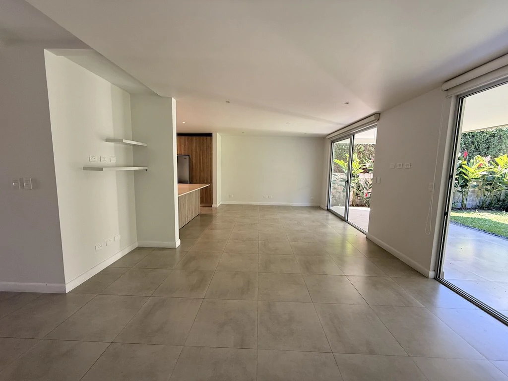 Casa de 4 Habitaciones + Sala de TV en Condominio Dukana: Townhouse For Sale in Guachipelín - Gallery image 4