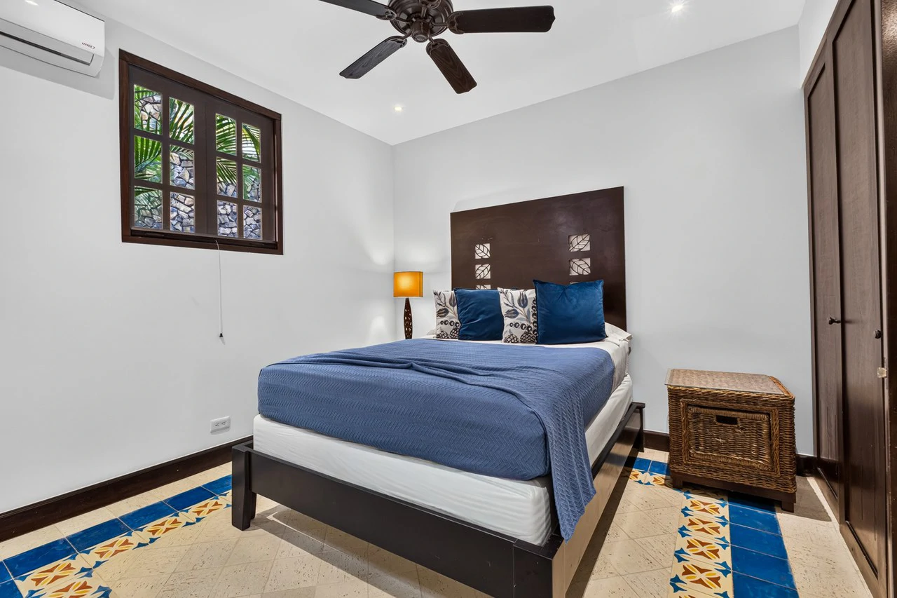 16 Avenida La Antigua: Renovated Turn- Key Living in the Heart of Las Catalinas - Gallery image 17