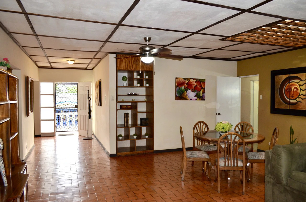 House for sale in residential area un San Jose, Costa Rica. - Gallery image 4