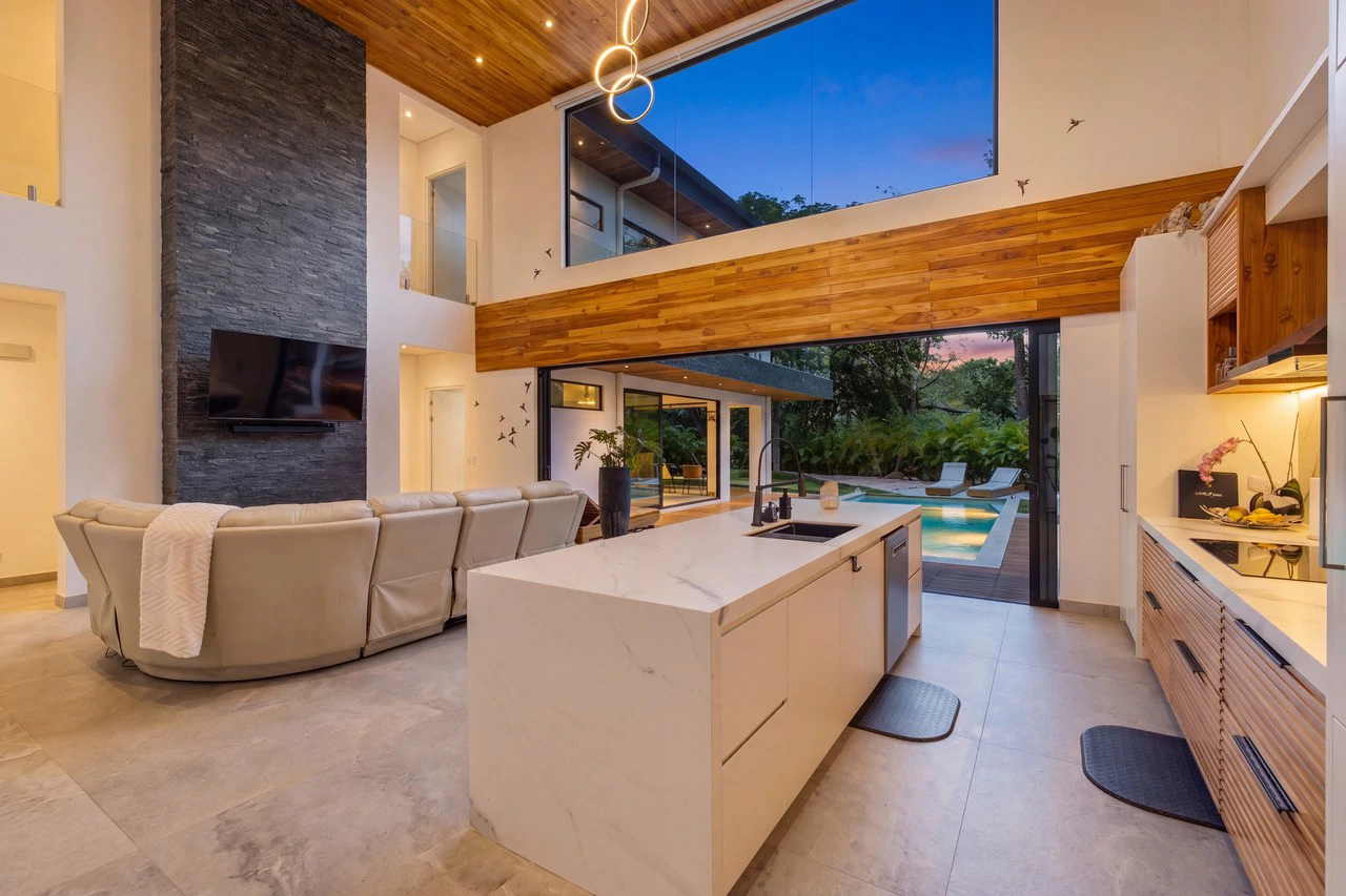 Casa La Ola Perfecta: Luxury 5-Bedroom Home with Pool Near the Beach in Hacienda Pinilla - photo 46