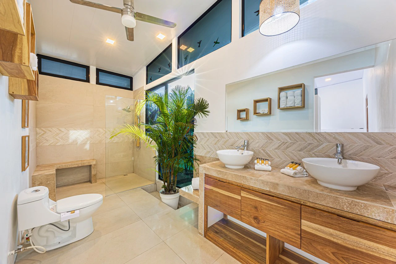 Elegant Tropical Home | 5 Minutes from Marino National Park: Near the Coast House For Sale in Bahía Ballena - Gallery image 38