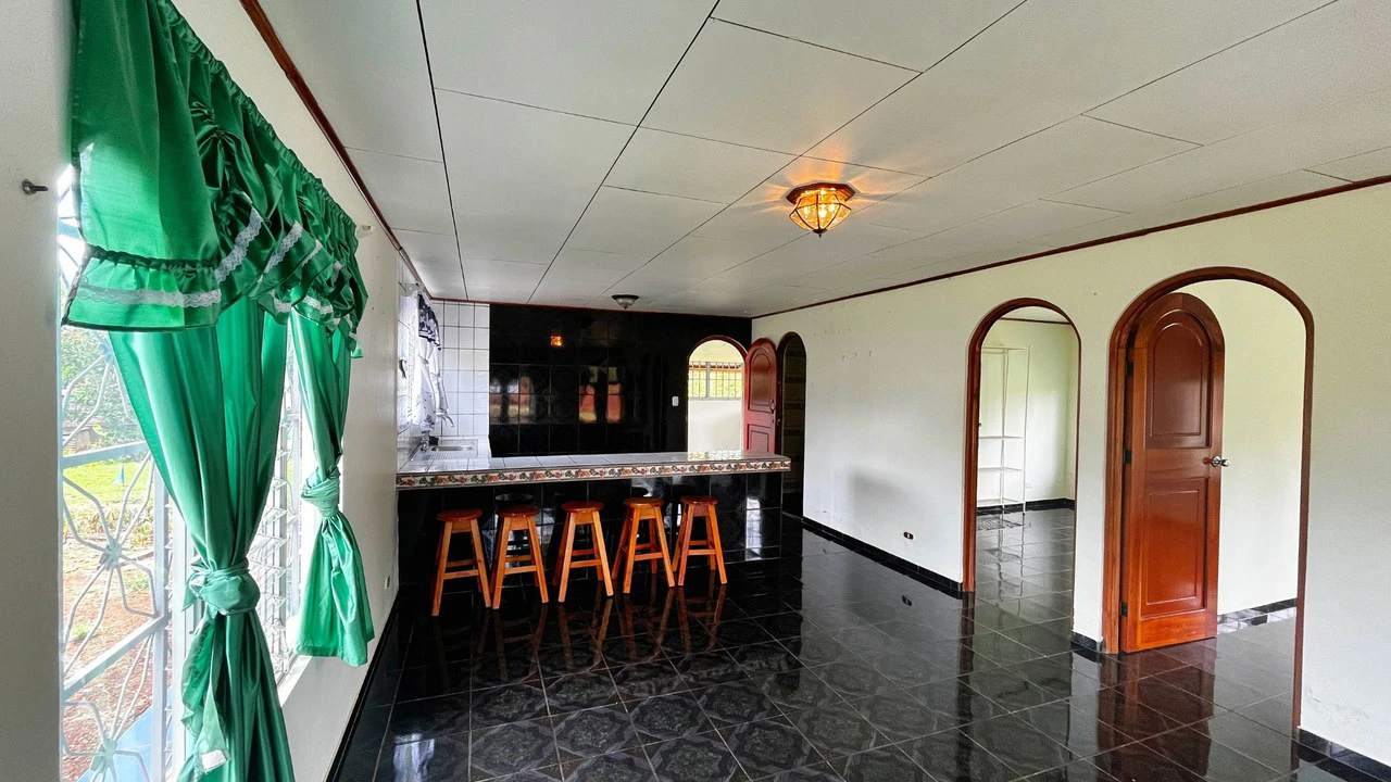 Countryside House For Sale in Cajon - Gallery image 5