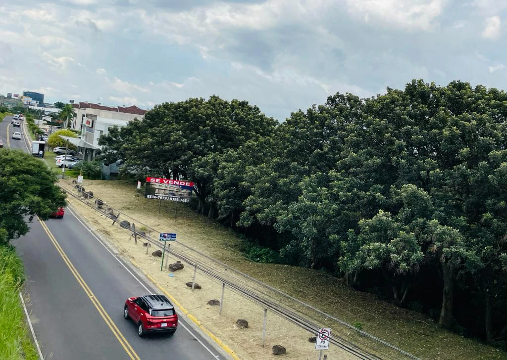 Commercial land for sale in front of Avenida Escazú and Hospital CIMA Costa Rica high capital gains