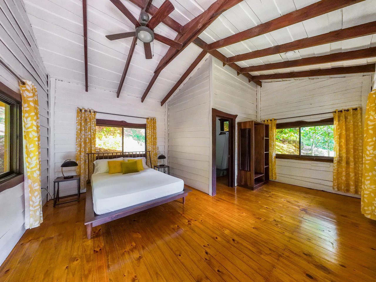 Serene Jungle Home + Guest Cabin on 3 Acres and River - Gallery image 20