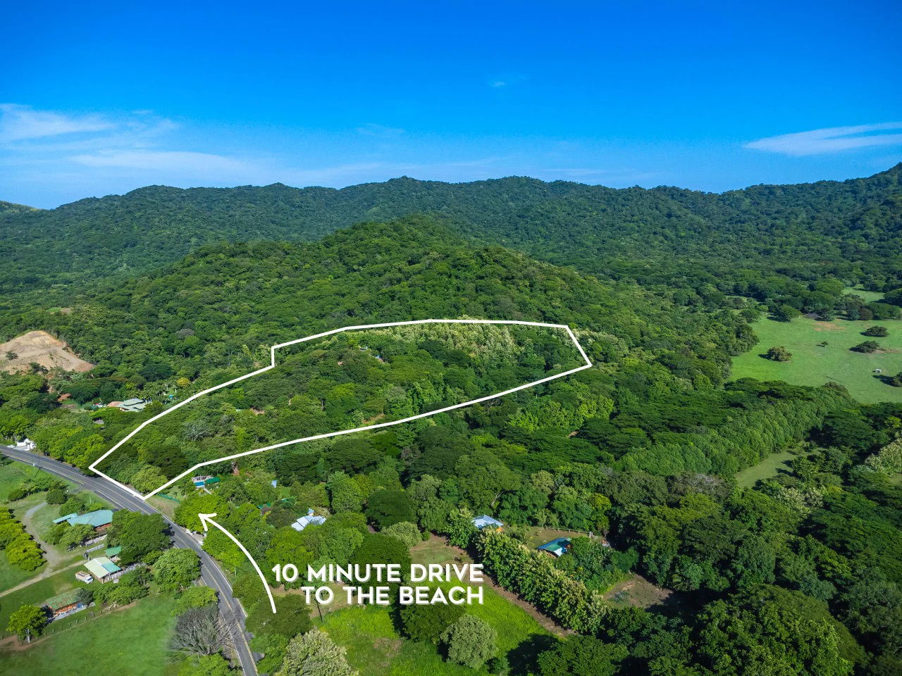 Picturesque Valley View Farm: 14 Acres, Home, Stables and More - Gallery image 4