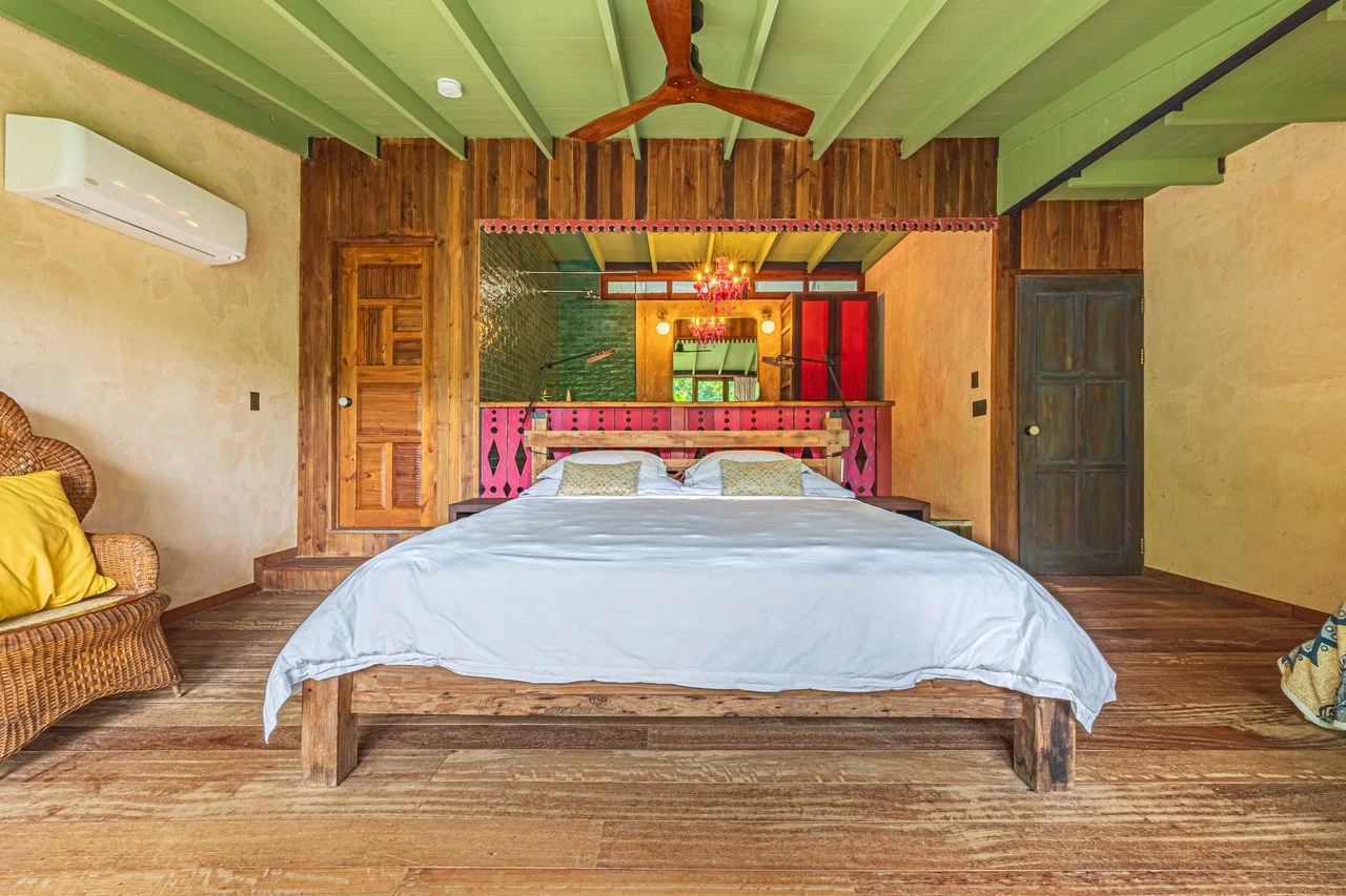 2.56 ACRES – 3 Bedroom Artistic Architectural Masterpiece, Recording Studio, Ocean View, Pool, 1 Bedroom Guest House!!! - Gallery image 21
