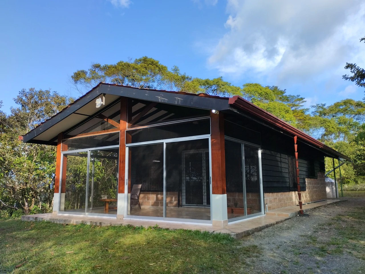 Charming Private Mountaintop home in the perfect climate of San Vito Coto Brus, San Isidro-Perez Zeledon, San Vito, San Jose, Costa Rica - Gallery image 3