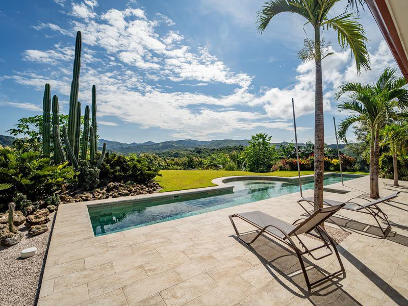 Casa Koi: Luxury 3-Hectare Hilltop Property with Stunning 360° Mountain Views, Main Home, Guest House & Workshop, Minutes from Samara - Gallery image 3