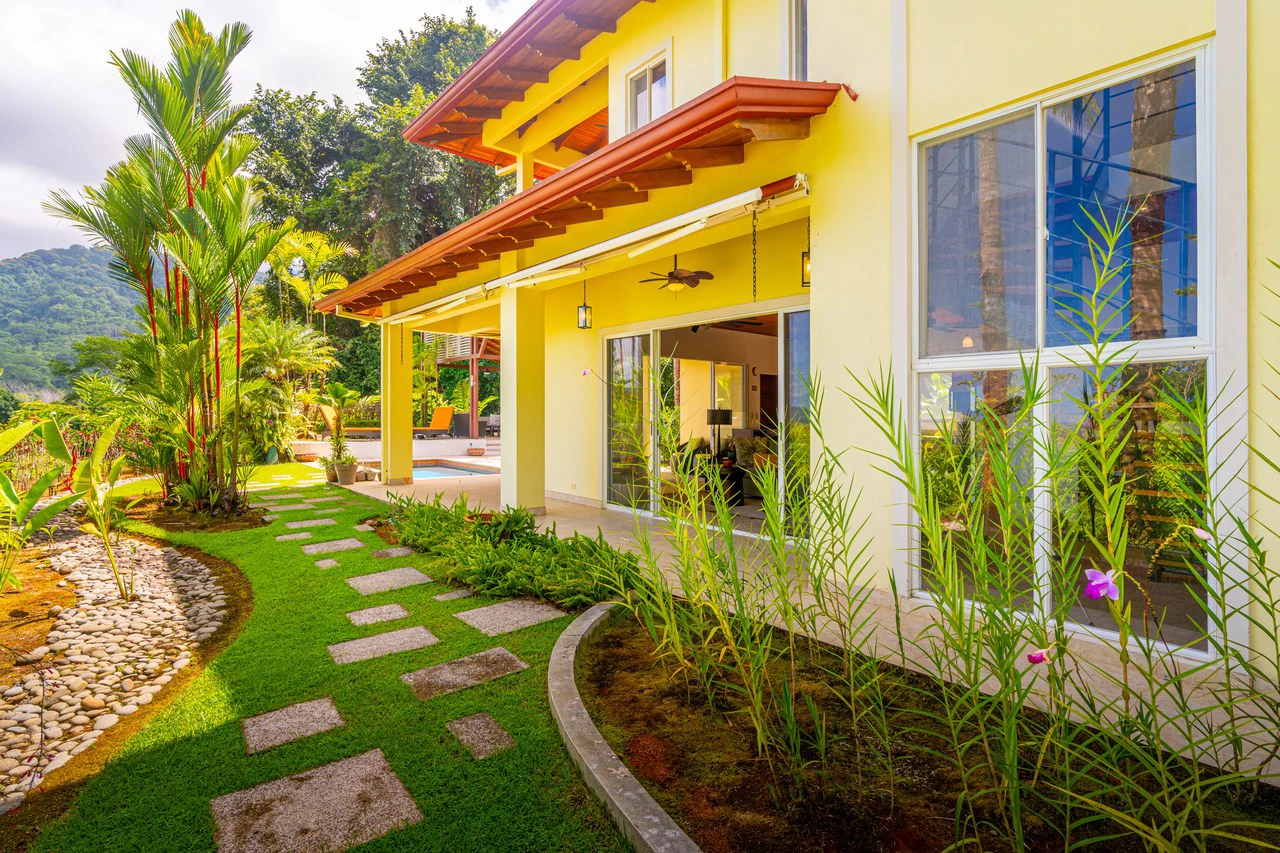 Casa de Orquideas: Mountains, Ocean and Jungle with Privacy In Gated Community, Ojochal - Gallery image 8