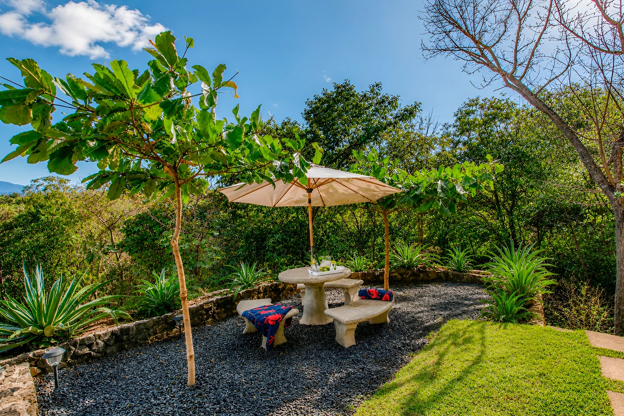 Casa Pochote: Artisan Luxury Villa in Tamarindo | Pool, Jacuzzi & Langosta Beach Club Membership Included - Gallery image 61