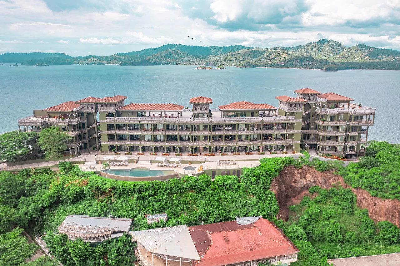 360 Splendor del Pacifico #305: Oceanview Perfection – Just Steps from the Infinity Pool - Gallery image 25