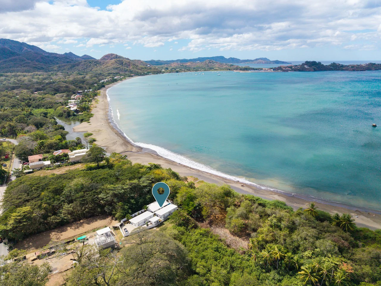 Three Mermaids: Beachfront 10-Bedroom Pod-Style Residence with Pool in Playa Flamingo - Gallery image 60