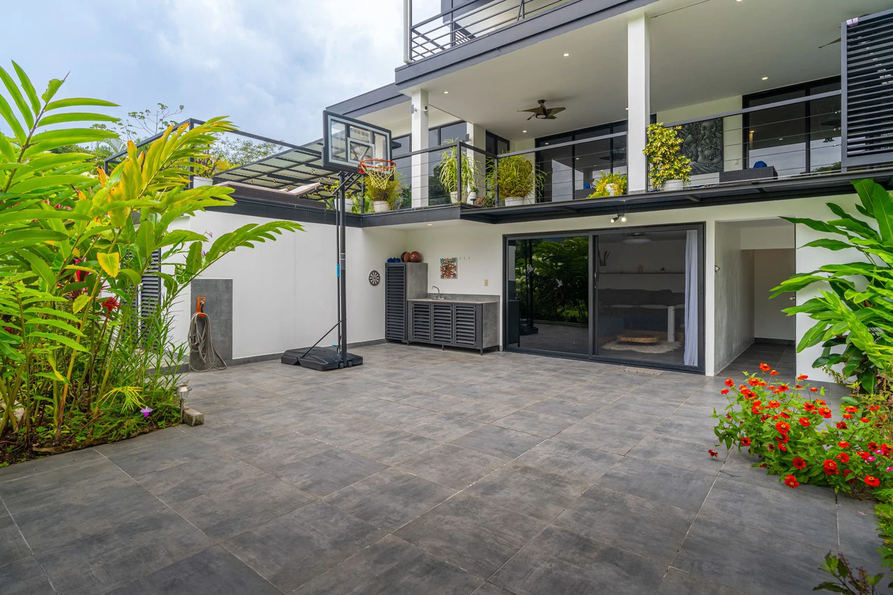 Outstanding Garden Treasure in Ojochal, Modern 4 bedroom on 1 acre - Gallery image 27