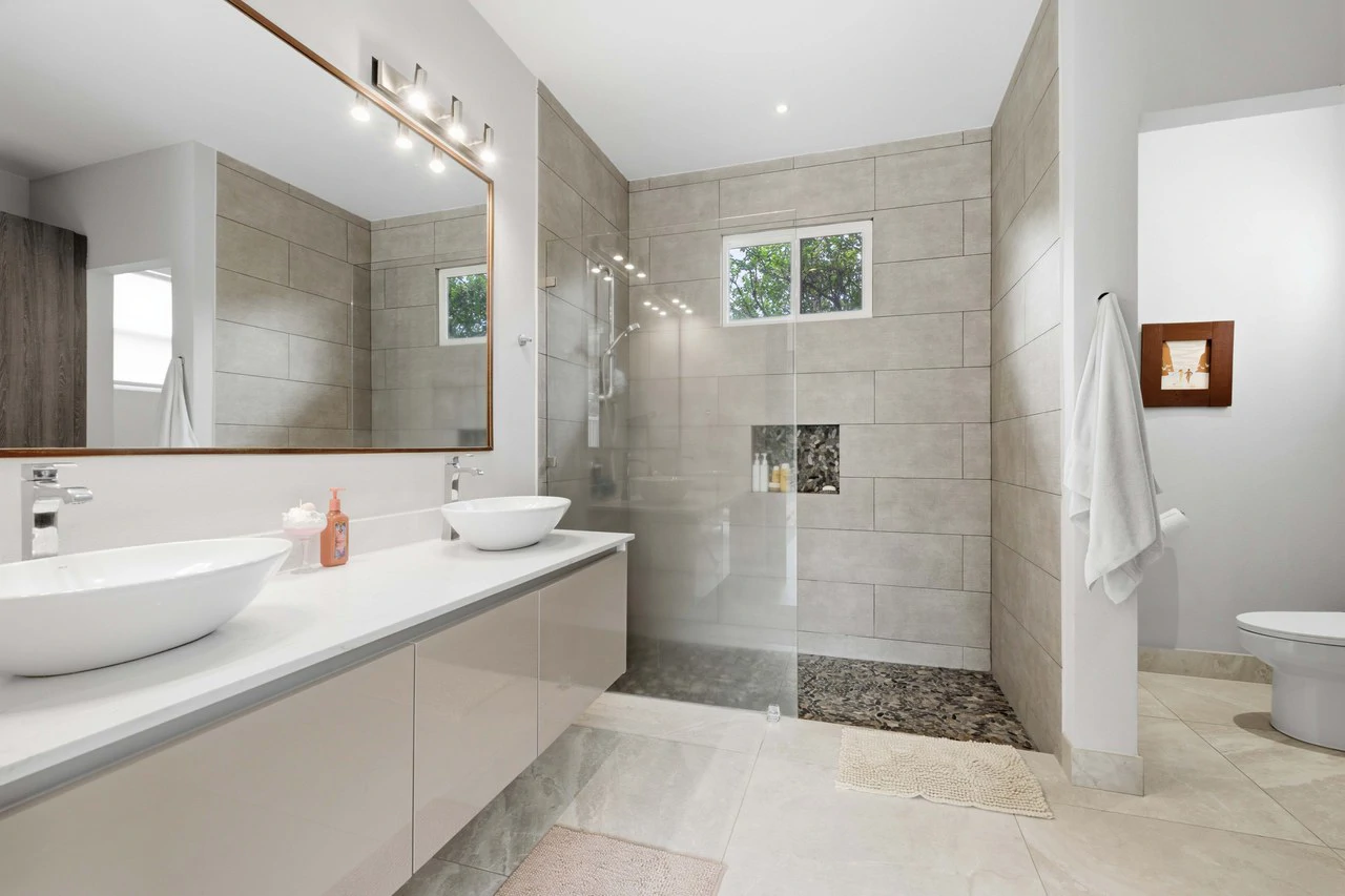 Casa Oasis: 3BR Main Residence + 2BR Guest House with Pool in Mar Vista, Playa Flamingo - Gallery image 11