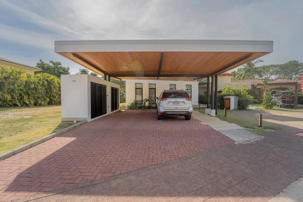 Luxury Casa Golf $1,200,000 USD: Golf-Front Architectural Estate in Los Delfines Golf & Country Club - Gallery image 3