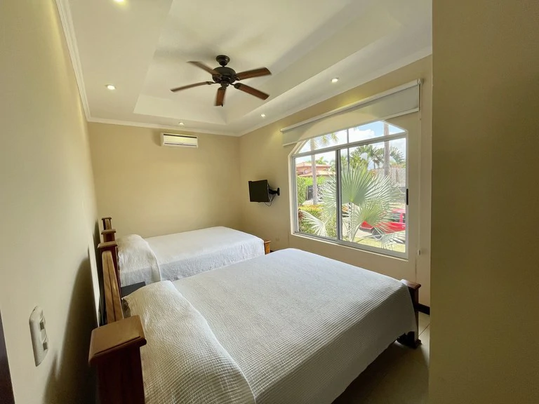 Casa Eight: Near the Beach. Playa Bejuco, Puntarenas, Costa del Sol. Fully Remodeled Tropical Sanctuary - Gallery image 11
