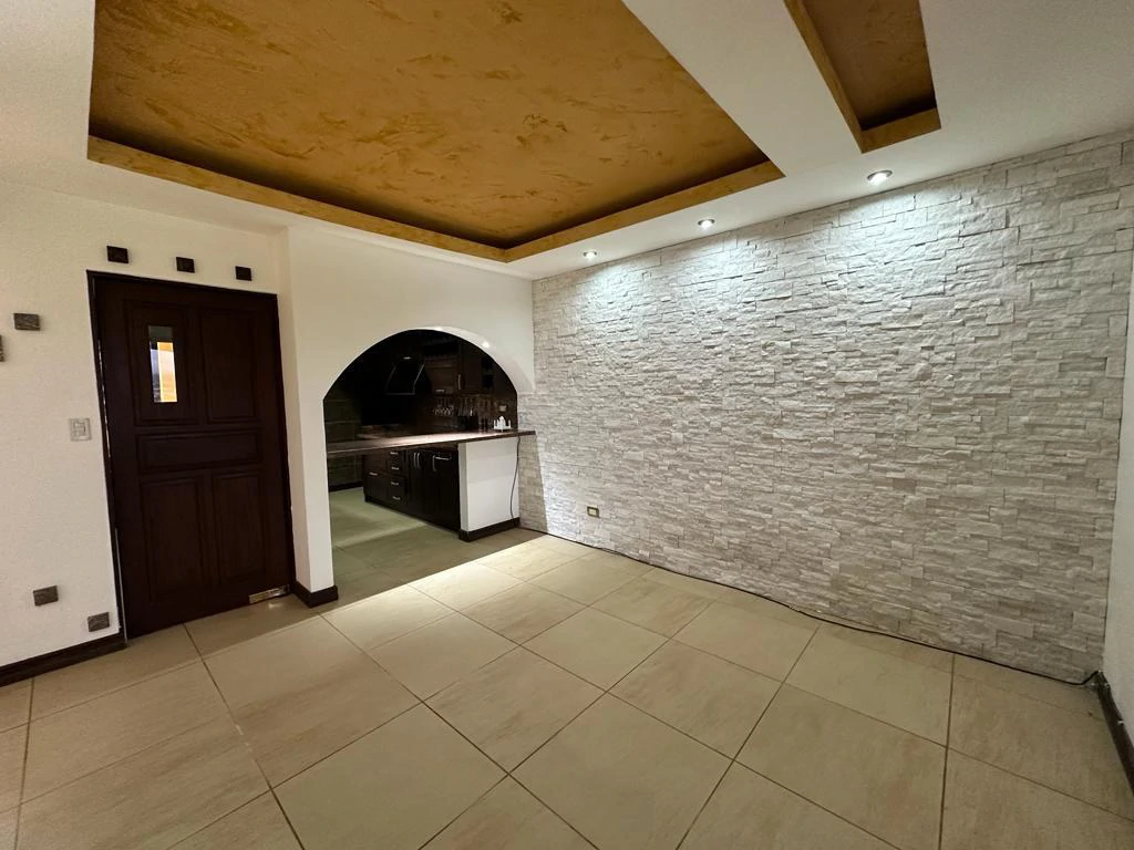 House For Sale in San Antonio - Gallery image 7