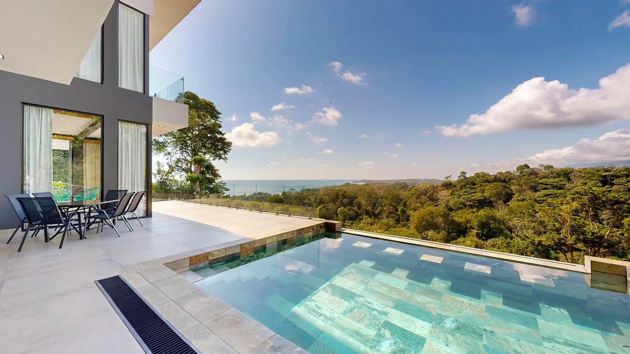LUXURY PROPERTY WITH STUNNING OCEAN VIEWS IN UVITA, COSTA RICA. A GREAT INVESTMENT!: Mountain House For Sale in Uvita - Gallery image 15