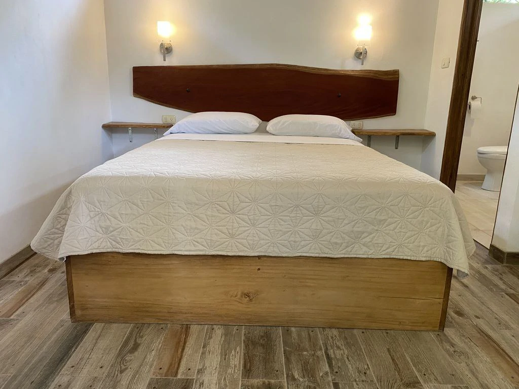Holistic Yoga Retreat: Relaxation, Peace, Balance and Tranquility, Yoga Retreat with 4 Bungalows and 3 Apartments Elevated upon 1.25+ Acres - Gallery image 22