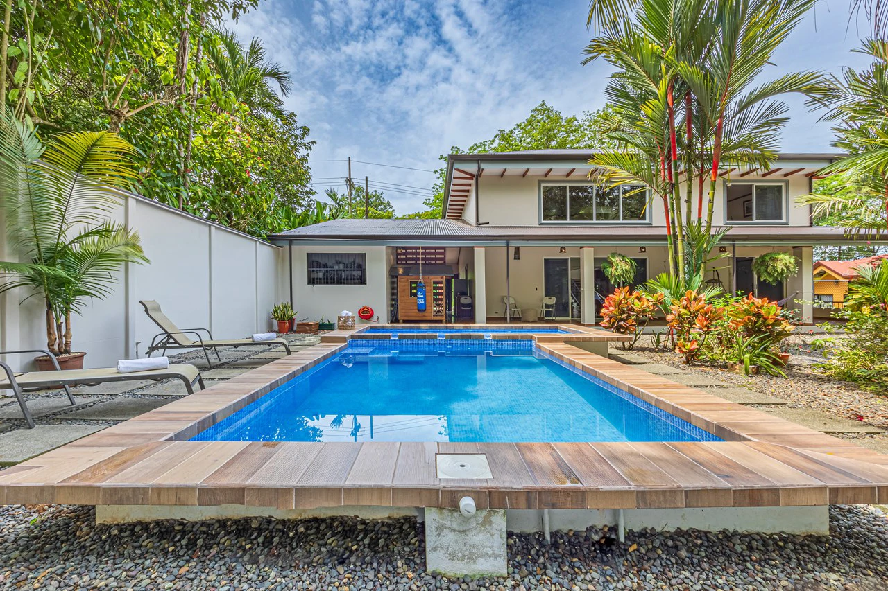Happy Daze in Uvita: Commercial Building Opportunity in the Heart of Uvita. On Creek with Beautiful Jungle View - Gallery image 11