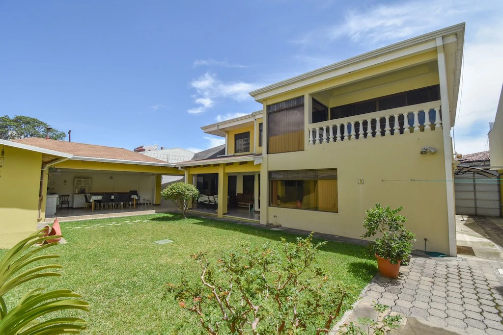 House For Sale in Trejos Montealegre - Gallery image 14