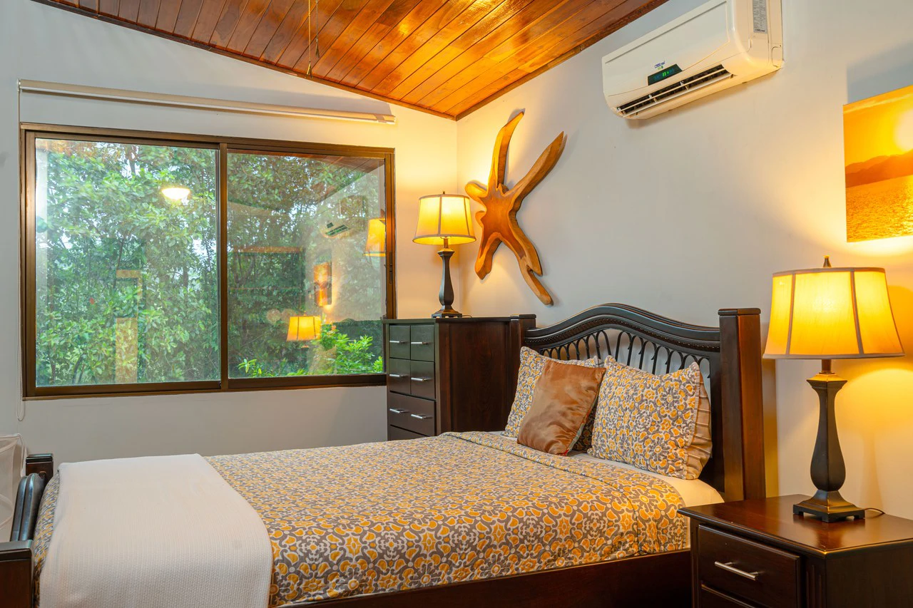 Casa Serenidad, Nature Lover's Dream Villa: Mountain House For Sale in Manuel Antonio - Gallery image 11