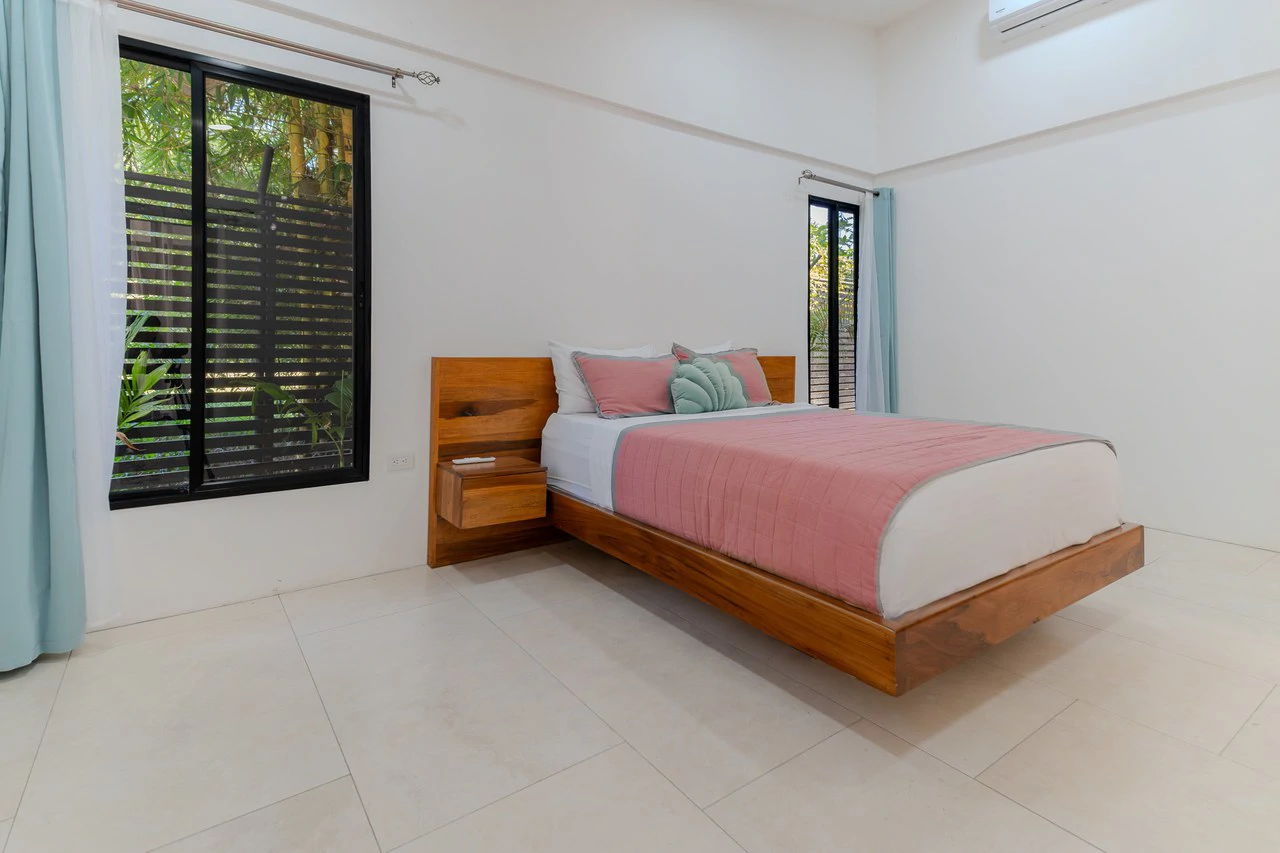 Location,Location, Location – 3-Bedroom Villa Steps from the Beach - photo 11