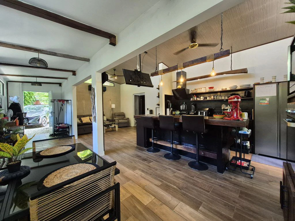 Casa Matteo: Family Comfort with Guest House and Pool, Just 5 Minutes from Carrillo Beach - Gallery image 4