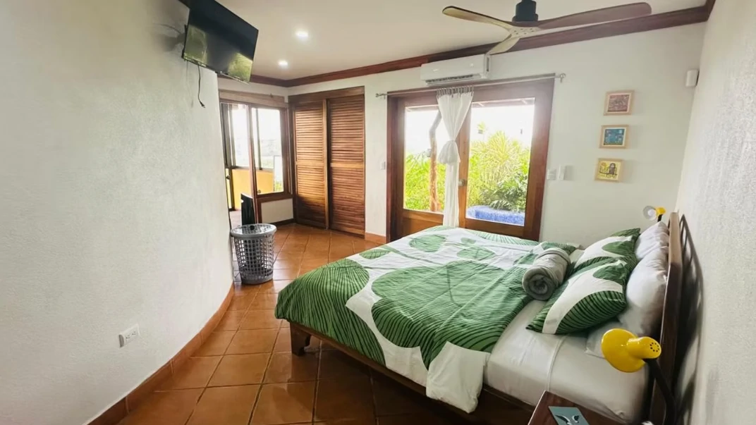Pura Vida Costa Rica: Lake and Volcano view home, Garage and Guest Apartment - Gallery image 11