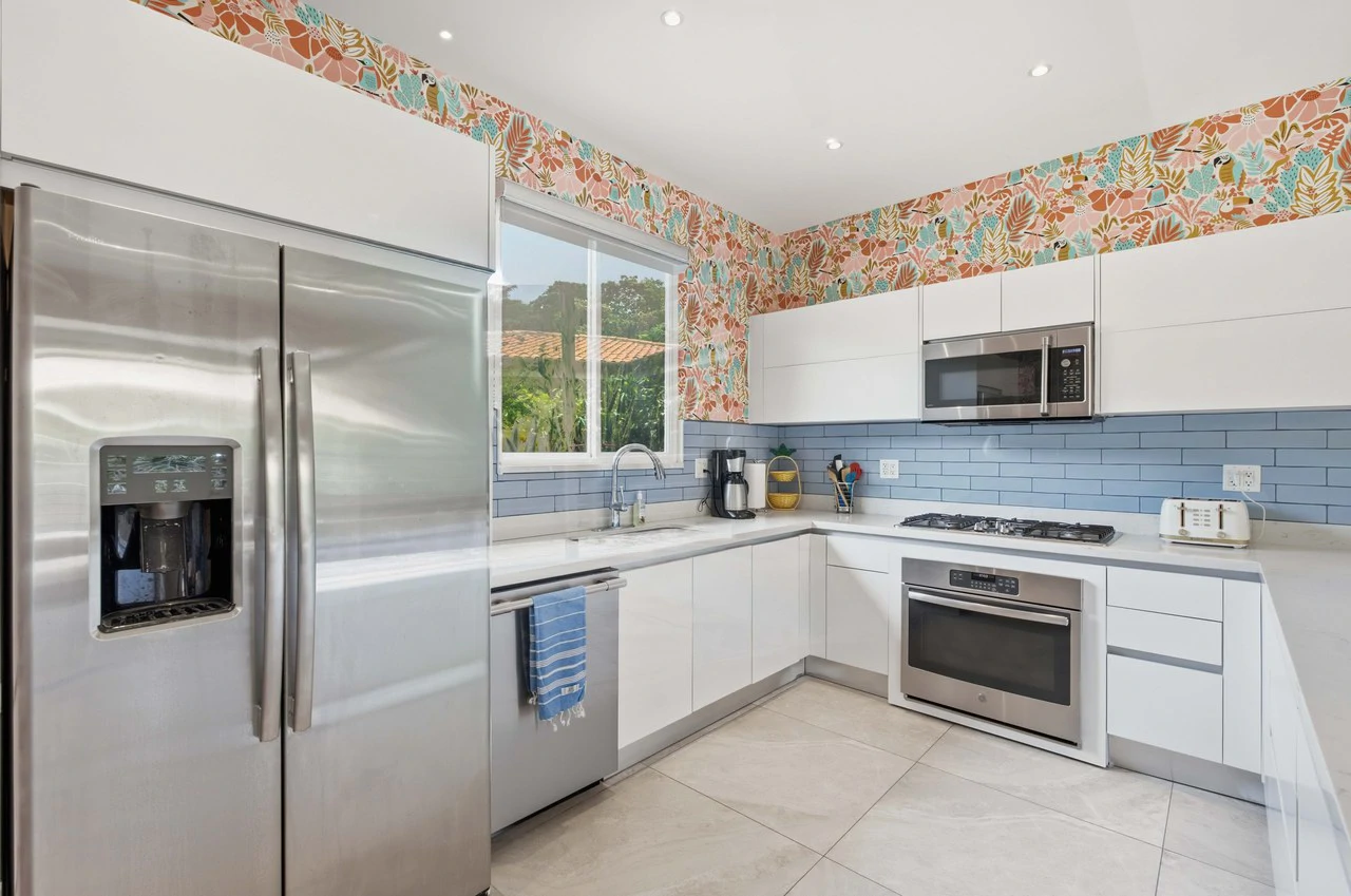 Casa Oasis: 3BR Main Residence + 2BR Guest House with Pool in Mar Vista, Playa Flamingo - Gallery image 6