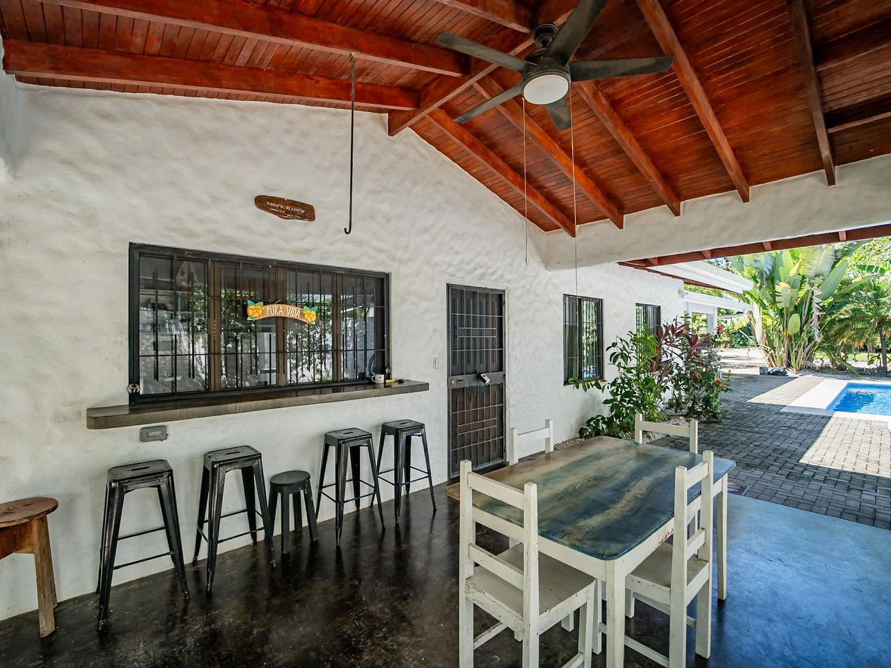 Casa Verde: Stunning Pool and Exceptional Outdoor Living Space - Gallery image 10