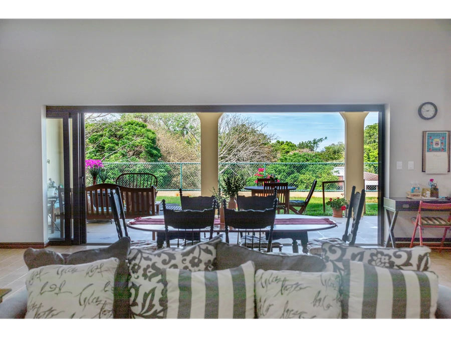 Exclusive Luxury Residence in Gated Community – Brasil de Santa Ana - Gallery image 7